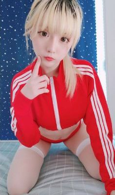 欧洲美女日比内射_HD高清视频观看