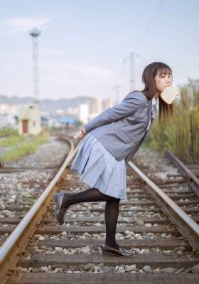 精致浓妆化妆视频_BD英语完整版观看