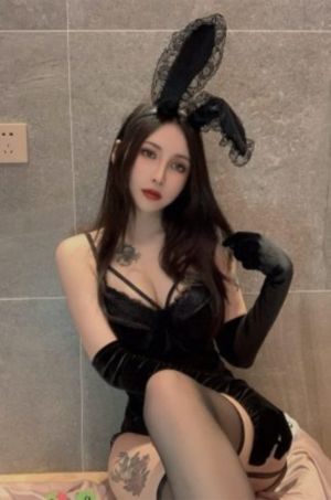 欧美风格制服的图片_720全集在线观看